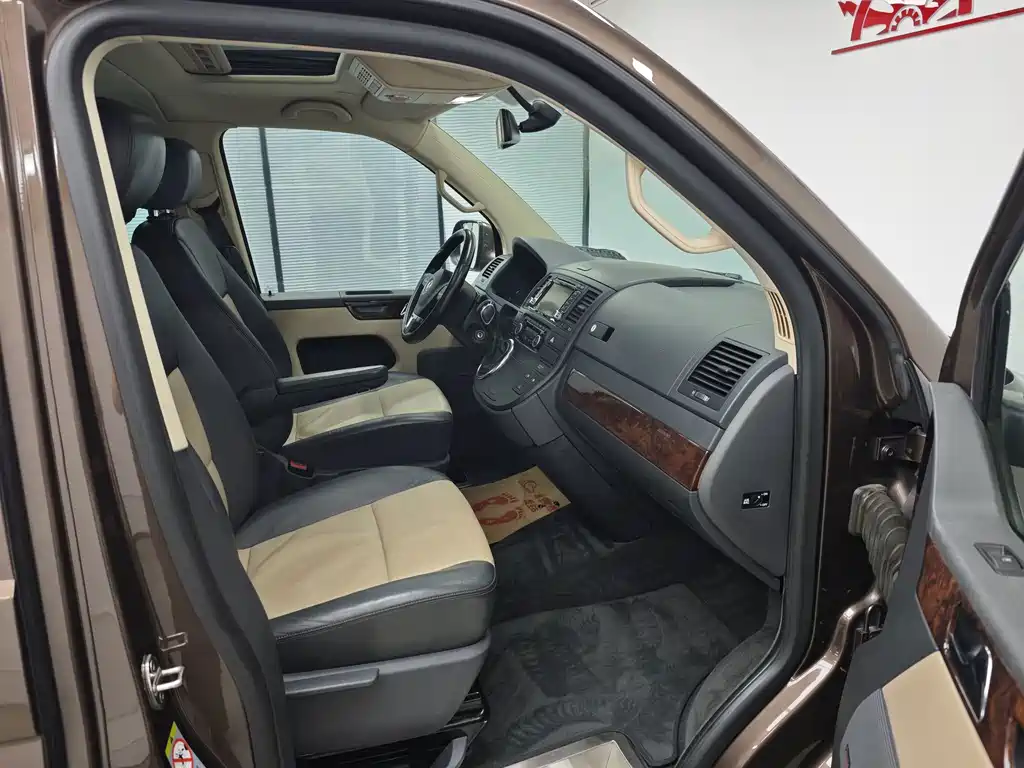 Volkswagen Multivan — миниатюра 13