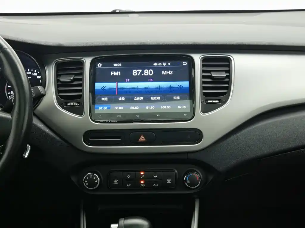 Kia Carens — миниатюра 12