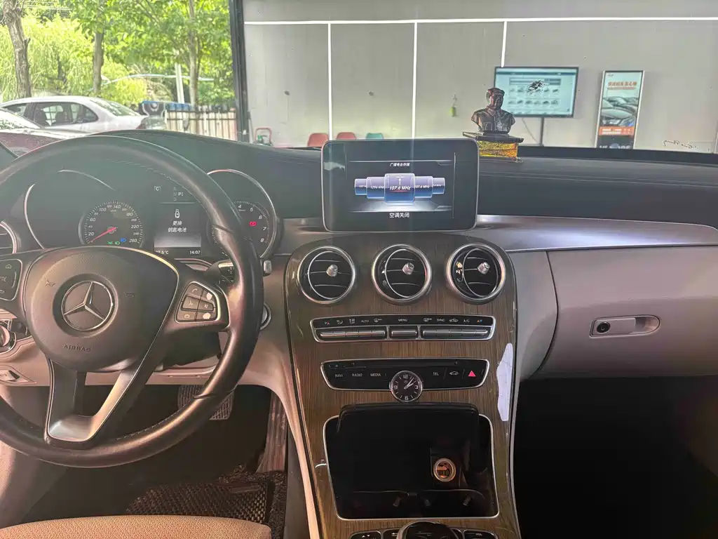 Mercedes-Benz C-Class C 2015 C 180 L