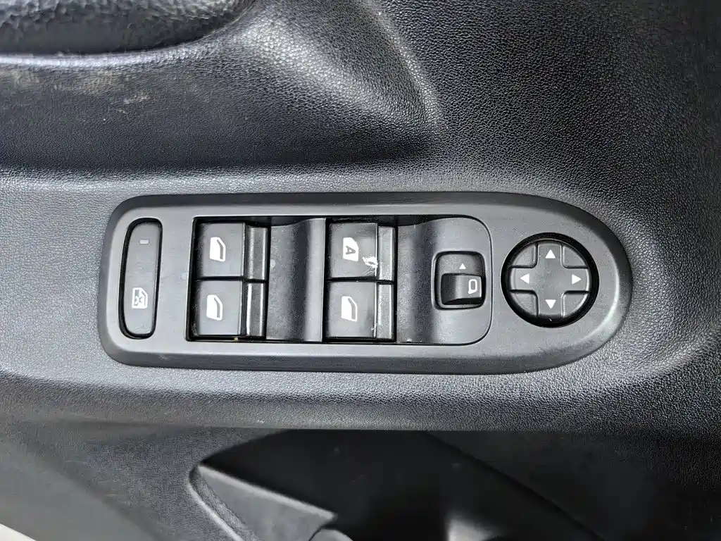 Citroen Elysee — миниатюра 9