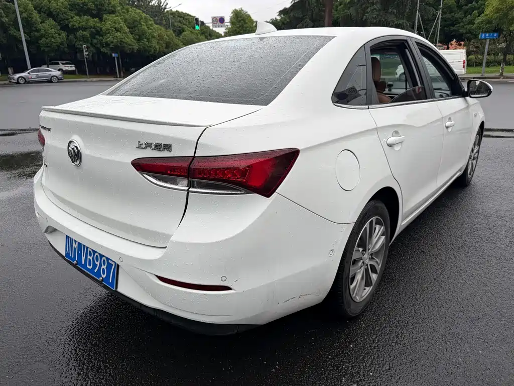 Buick Excelle — миниатюра 7