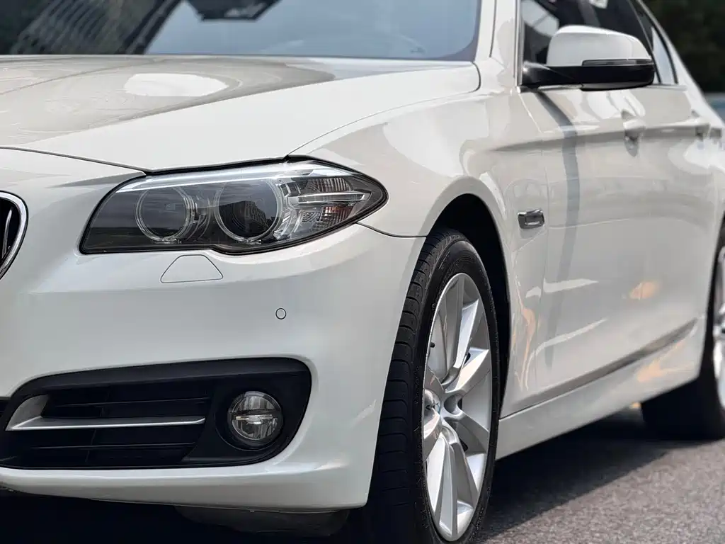 BMW 5 Series — миниатюра 22