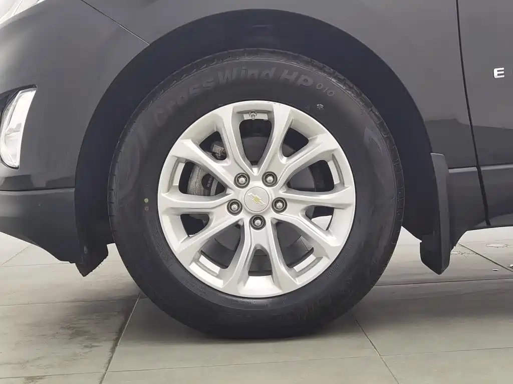 Chevrolet Equinox — миниатюра 17