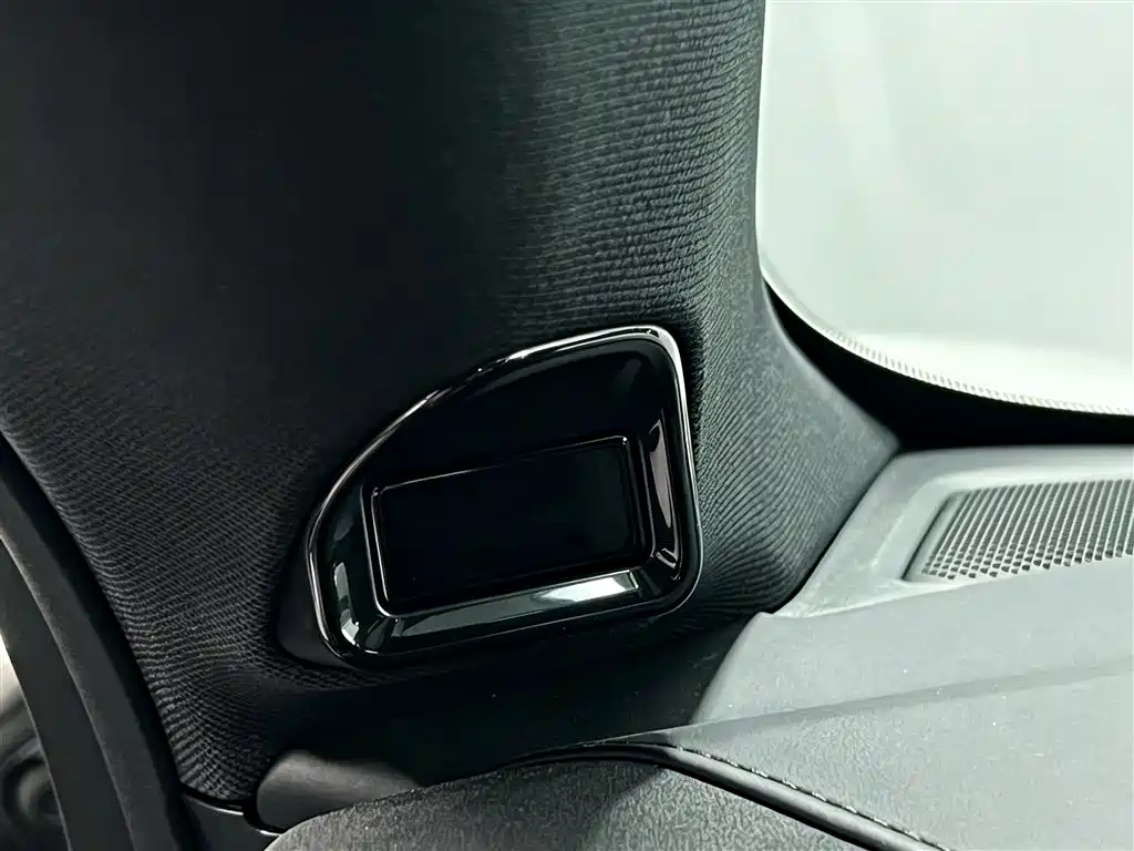 Lynk & Co 10 — миниатюра 11