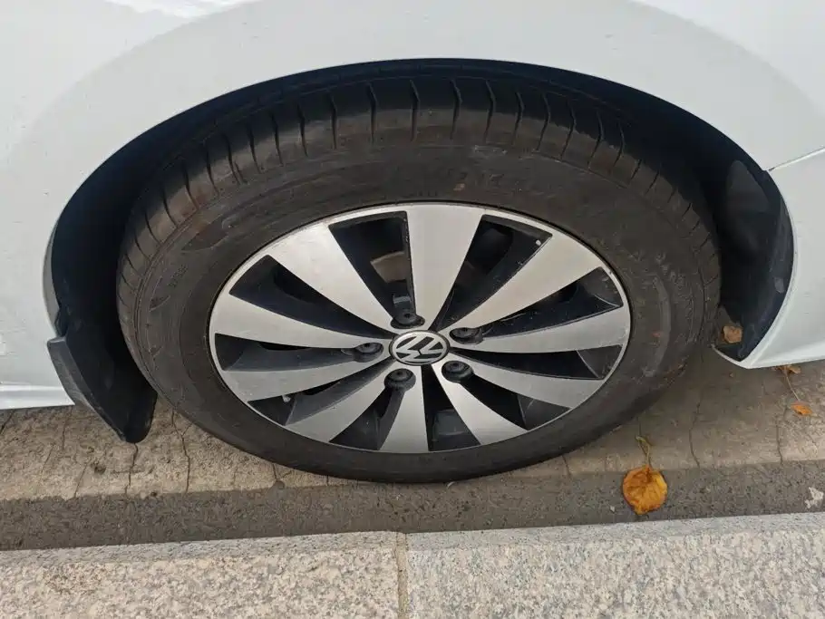 Volkswagen Sagitar — миниатюра 6