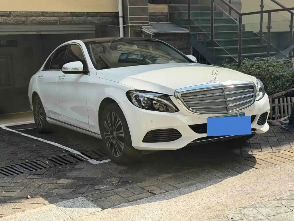 Mercedes-Benz C-Class — миниатюра 3