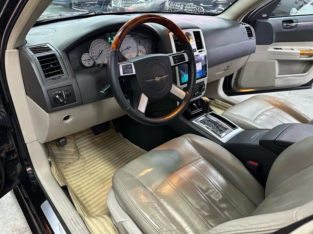 Chrysler 300C — миниатюра 8
