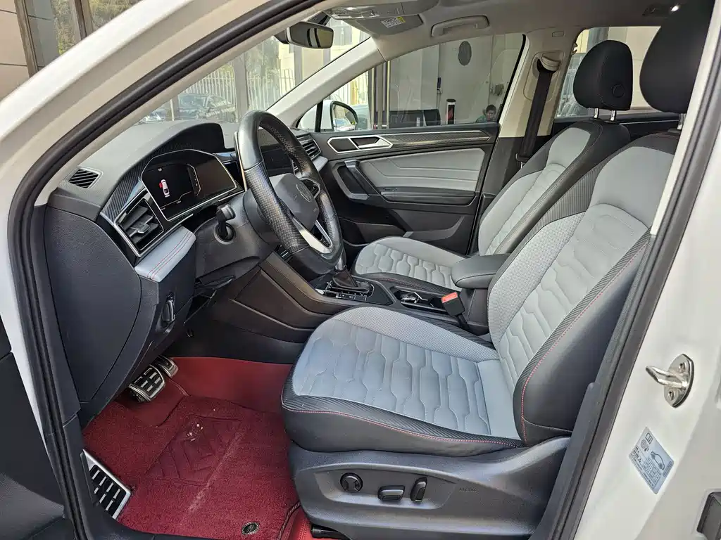VOLKSWAGEN TIGUAN X