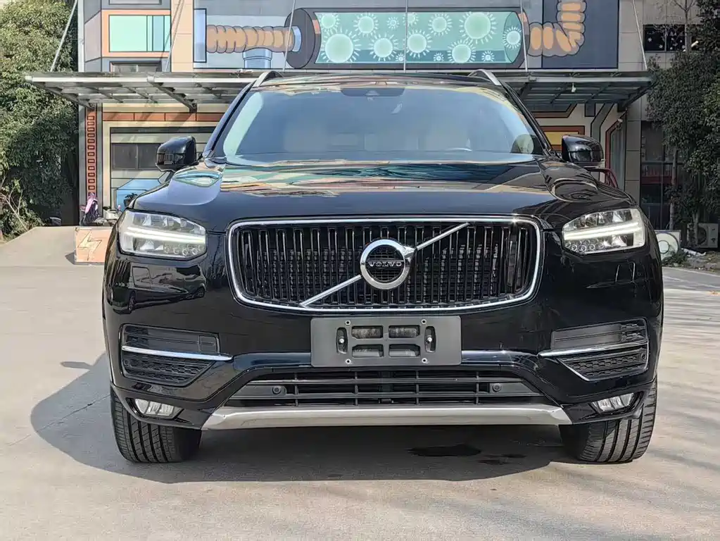 Volvo XC90 2015 T6 7 мест