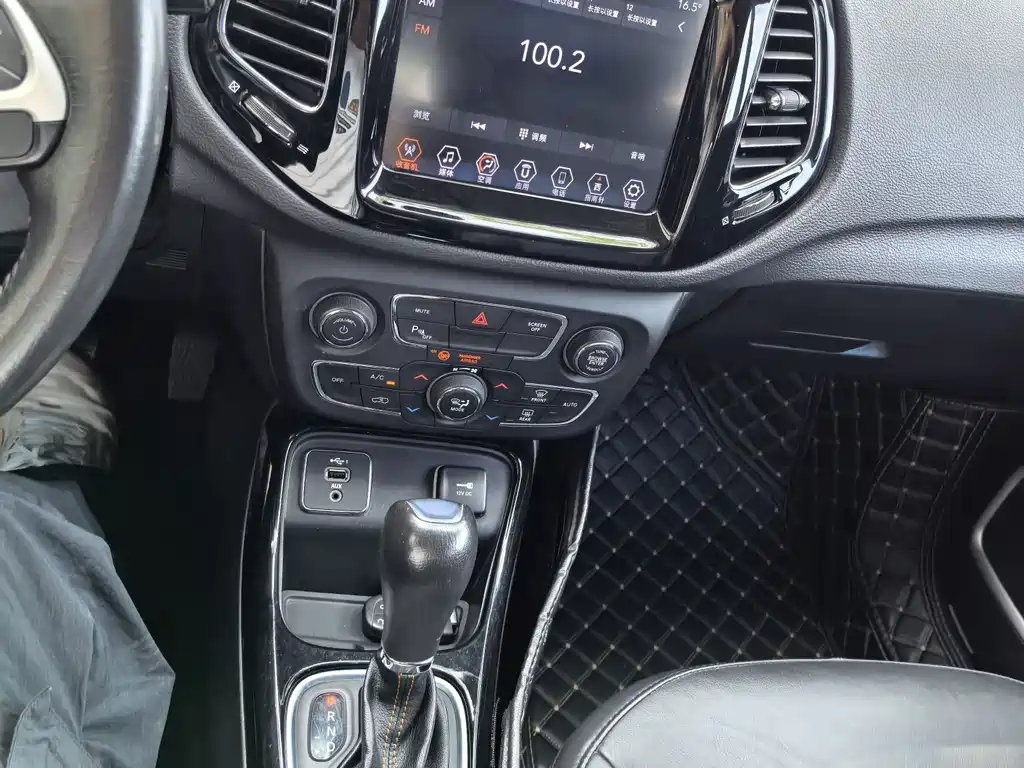 Jeep Compass — миниатюра 3