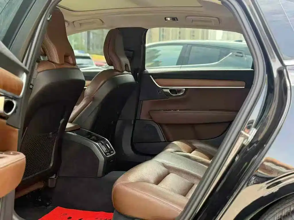 Volvo S90 — миниатюра 5