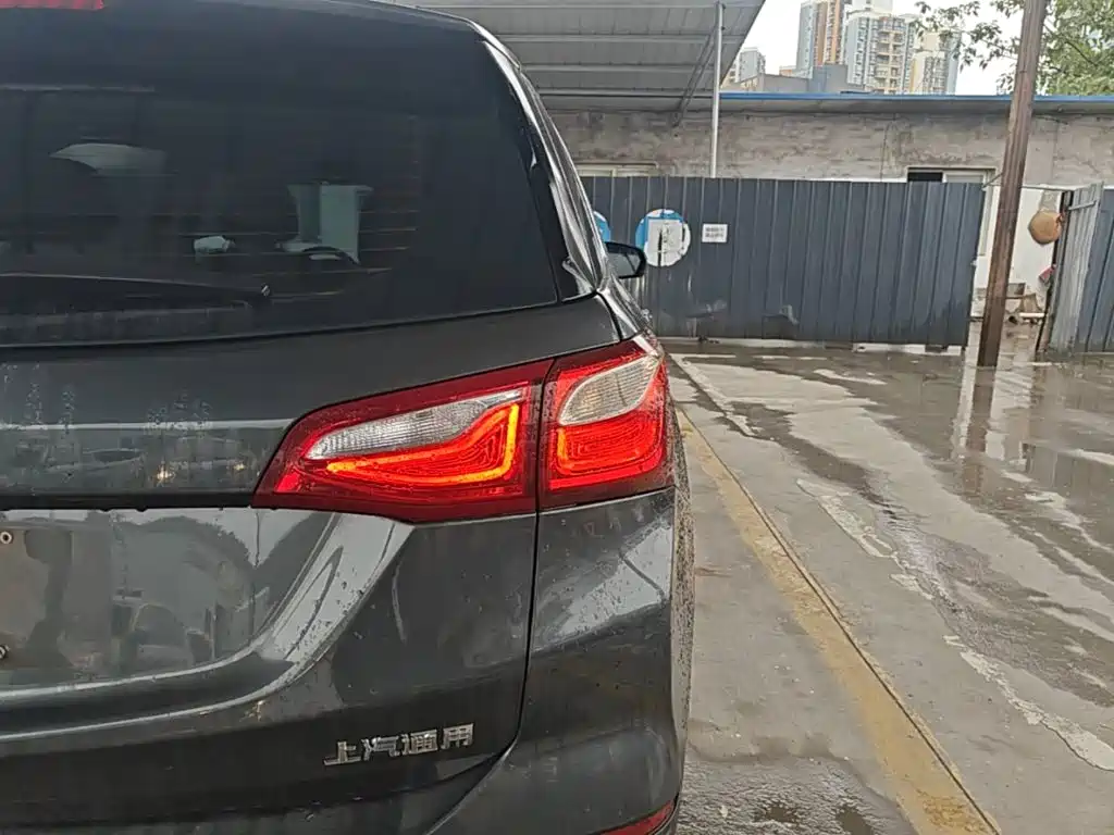 Chevrolet Equinox — миниатюра 8