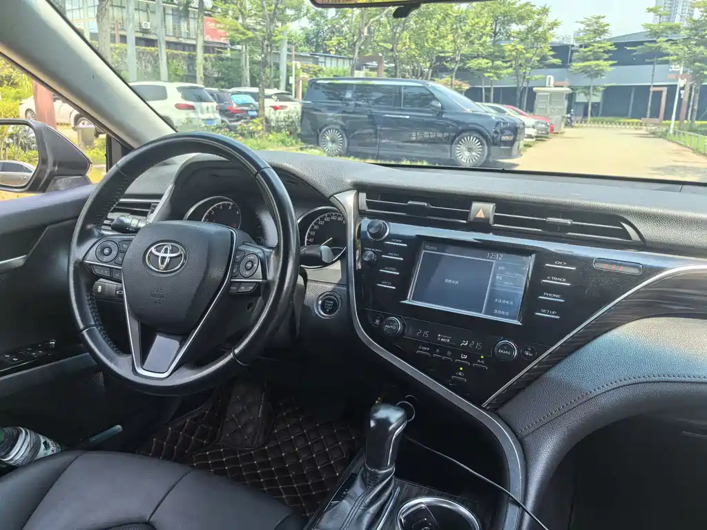 Toyota Camry — миниатюра 8