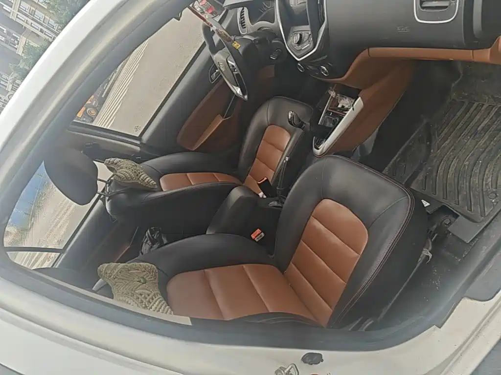 Geely King Kong — миниатюра 25