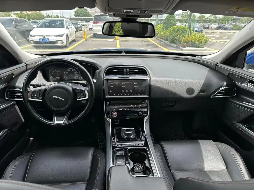 Jaguar XEL — миниатюра 9