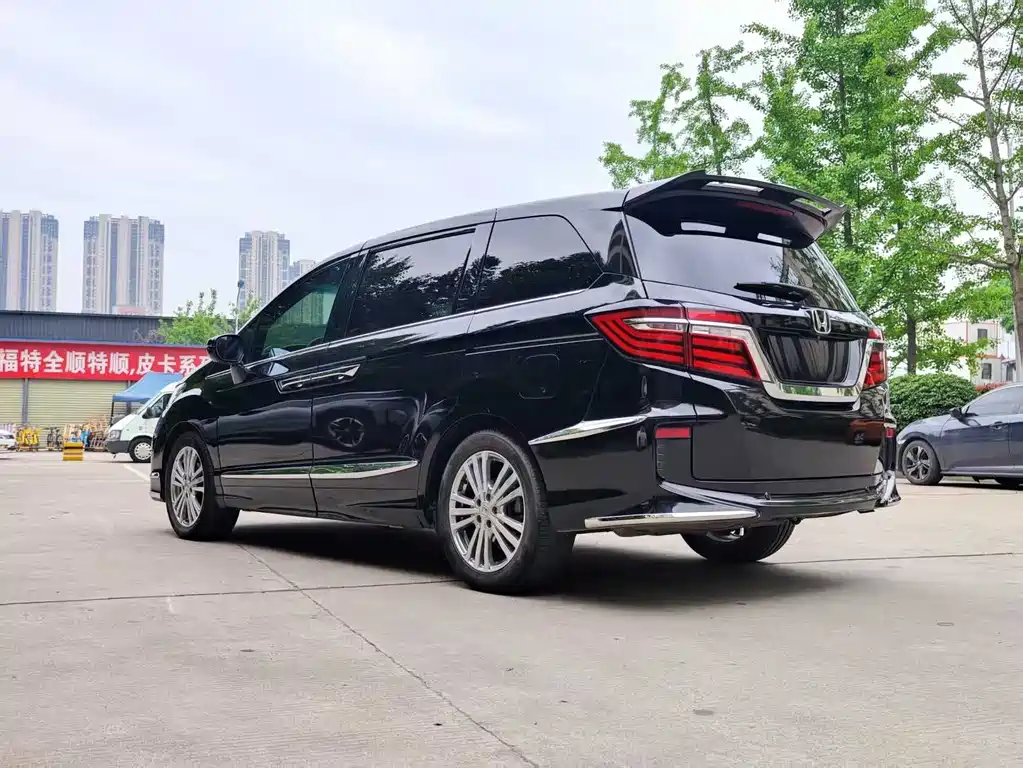 Honda Elysion 2016 2.4L Luxury