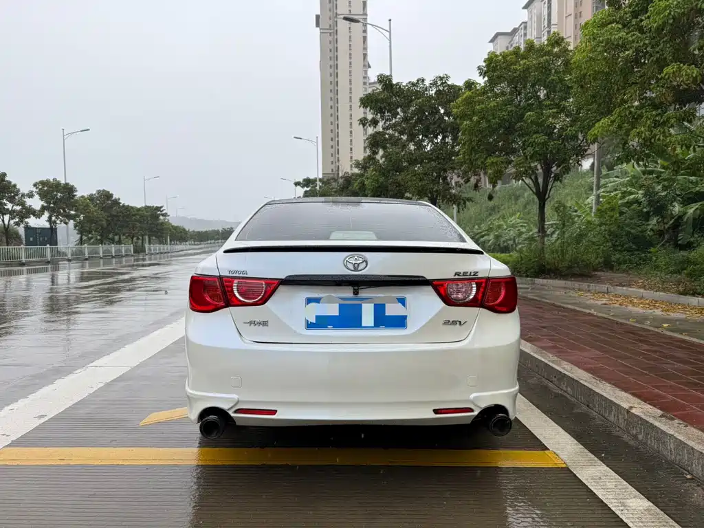 Toyota Reiz — миниатюра 11