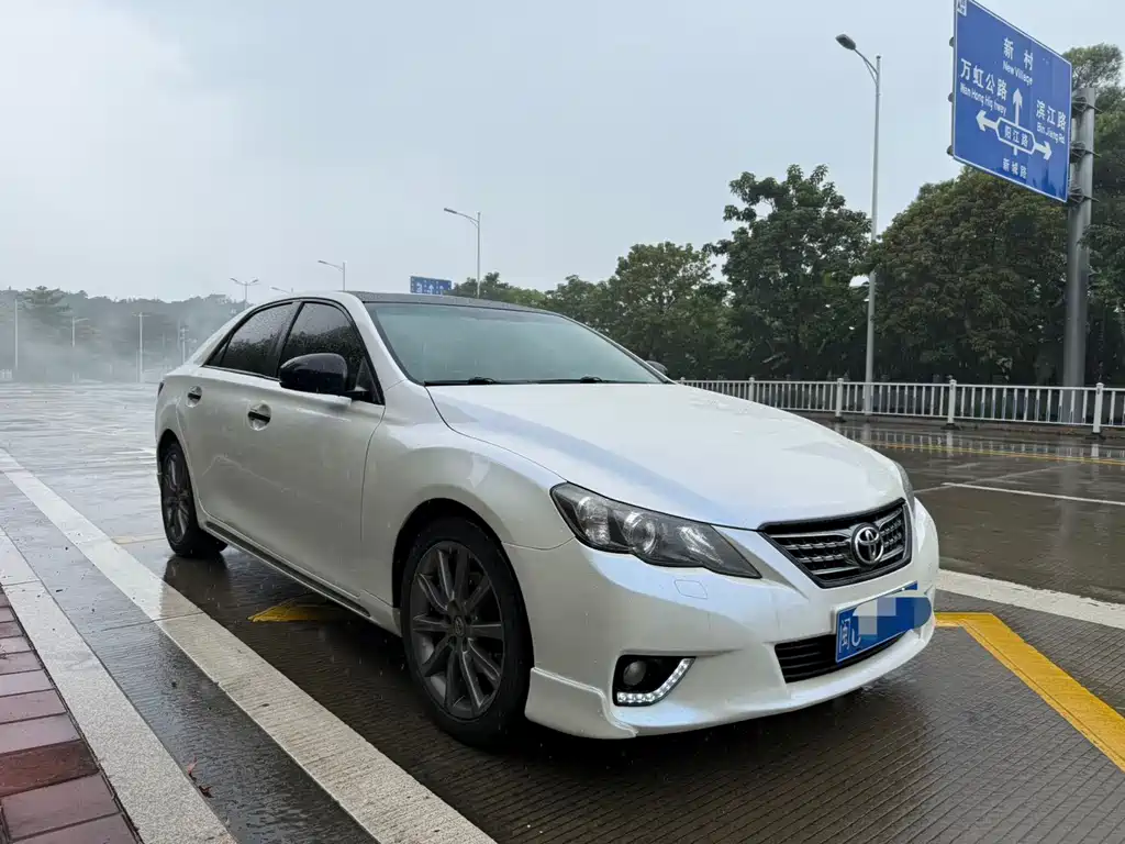 Toyota Reiz — миниатюра 3