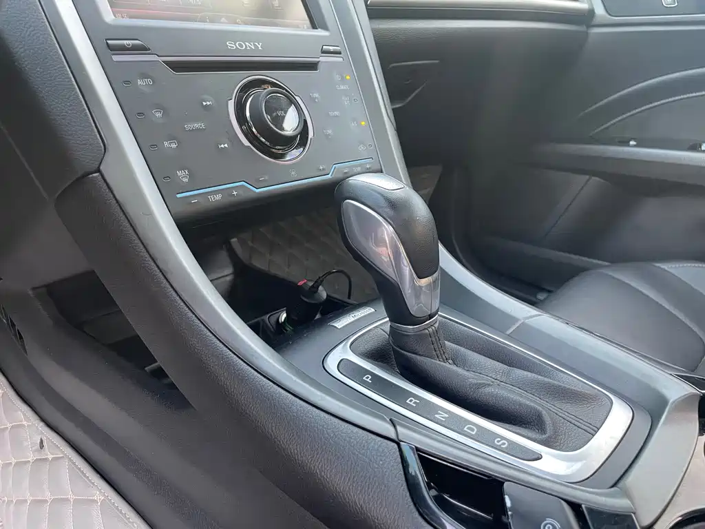 Ford Mondeo — миниатюра 24