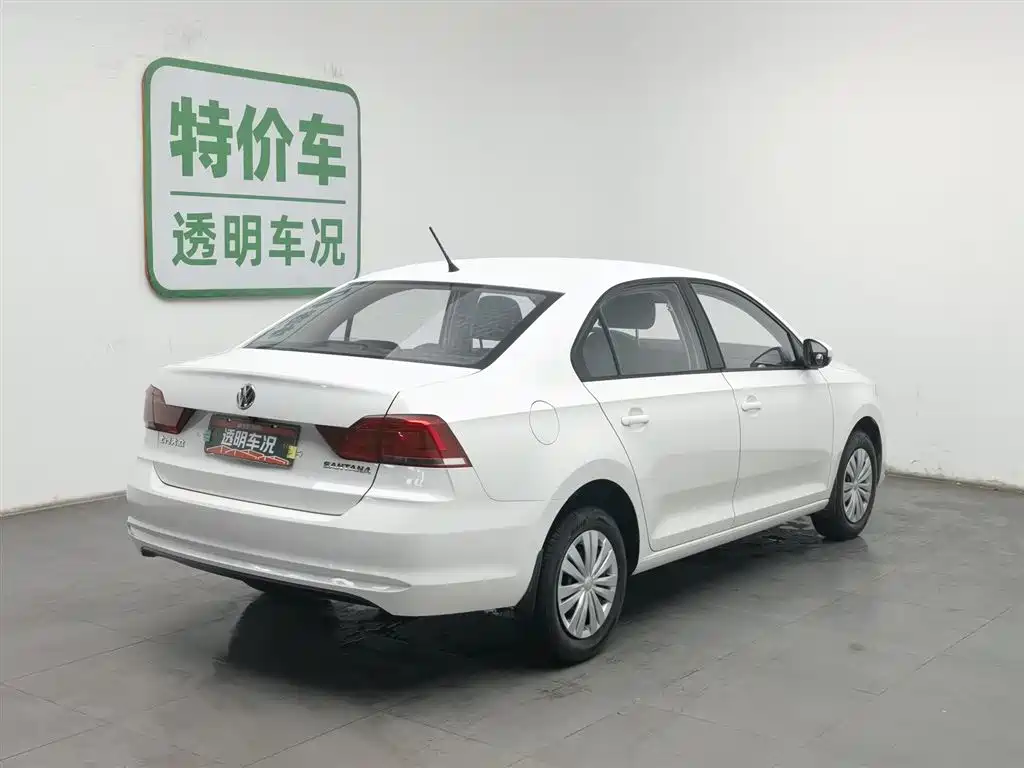 VOLKSWAGEN SANTANA