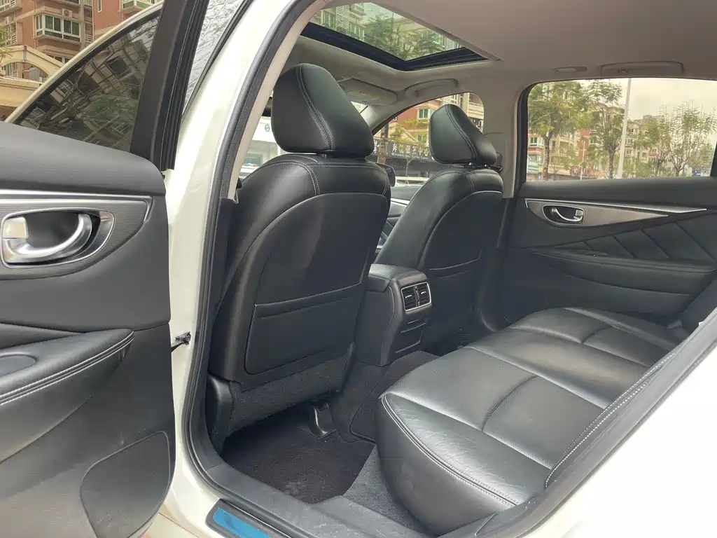 Infiniti Q50L — миниатюра 10