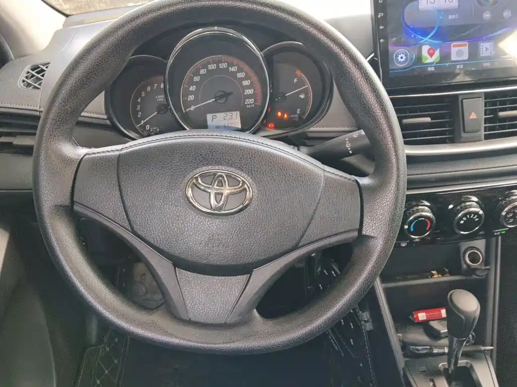 Toyota Yaris L — миниатюра 6