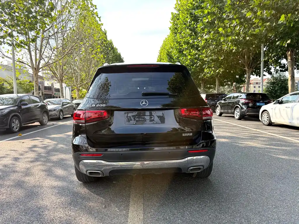 Mercedes-Benz GLB — миниатюра 17