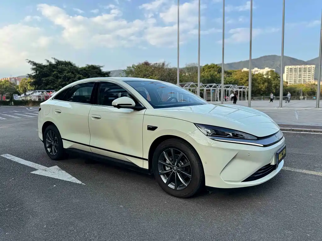 BYD QIN L