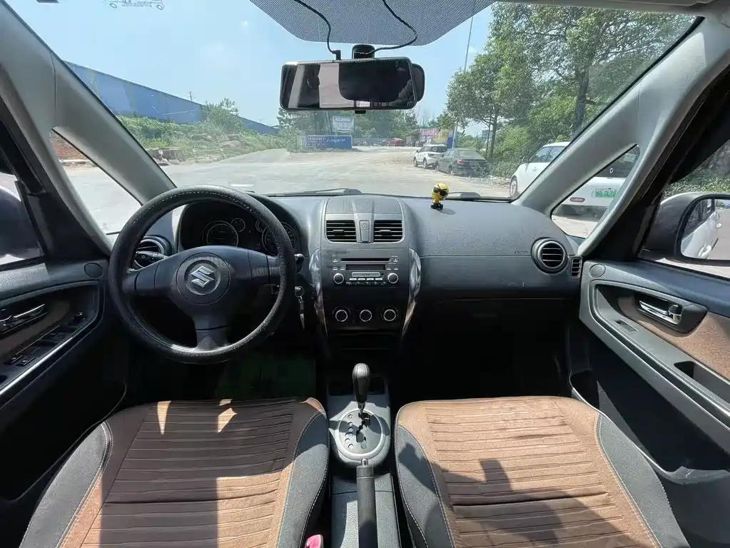 Suzuki SX4 — миниатюра 5