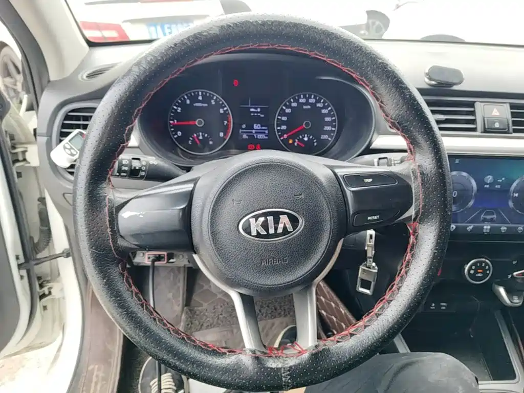 Kia K2 — миниатюра 11