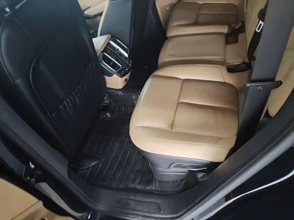 Porsche Cayenne — миниатюра 17