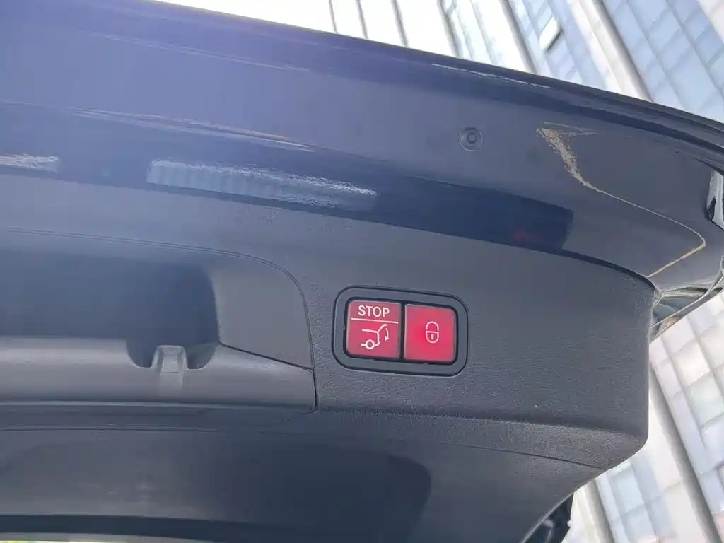 Mercedes-Benz GLE New Energy — миниатюра 13
