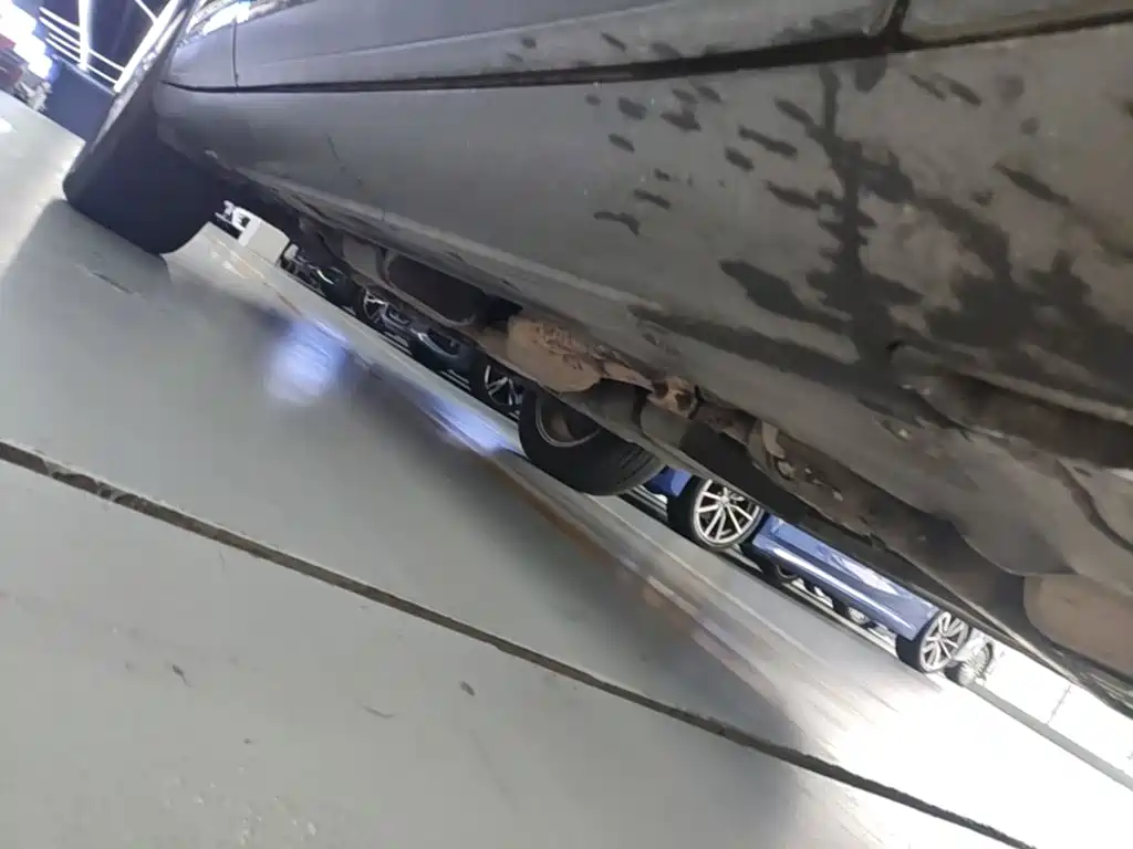 Porsche Cayenne — миниатюра 21