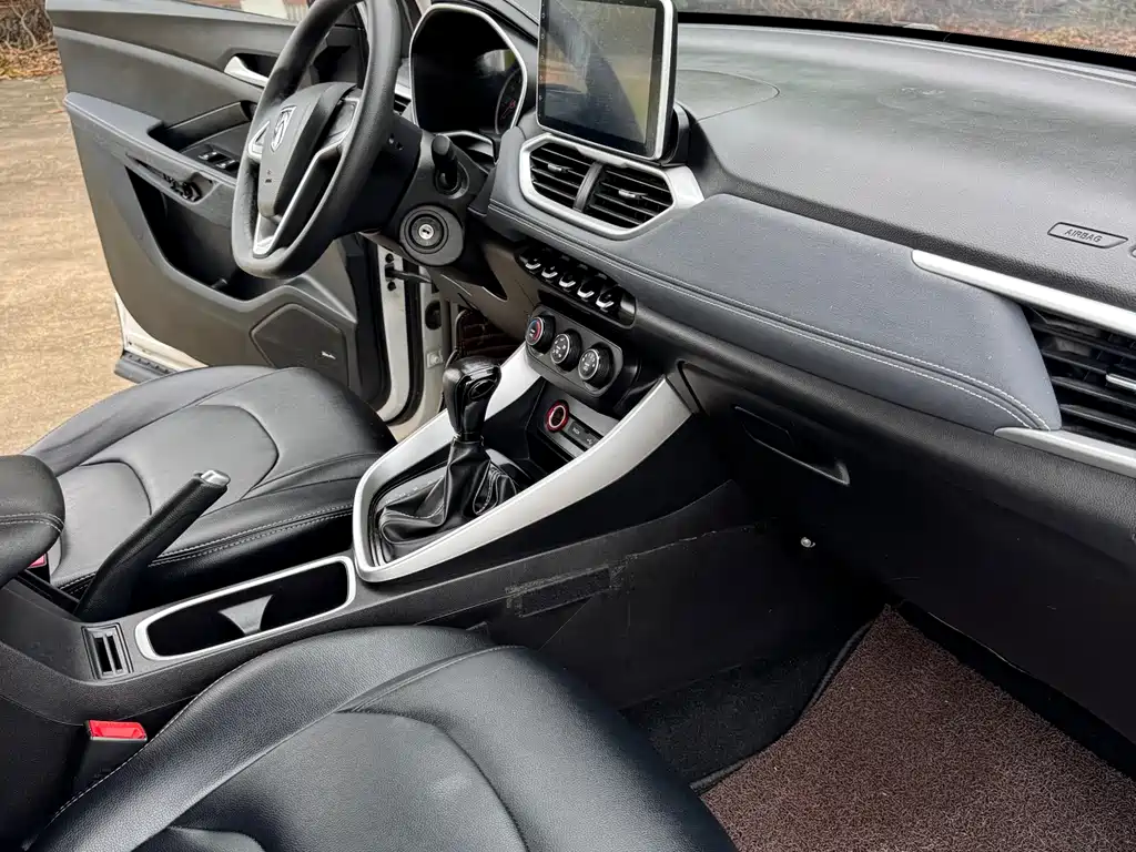 Baojun 530 2019 1.5T CVT Elite 7 мест VI