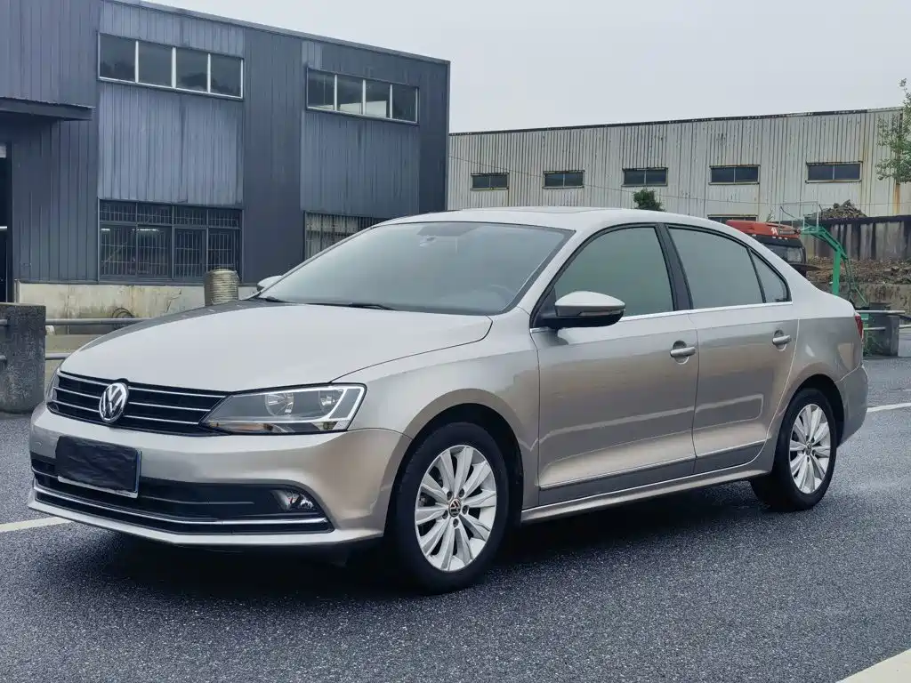 Volkswagen Sagitar 2015 1.6L Auto Comfort Type