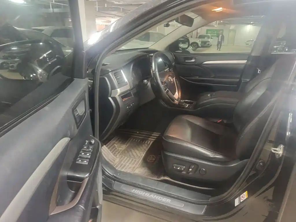 Toyota Highlander — миниатюра 12