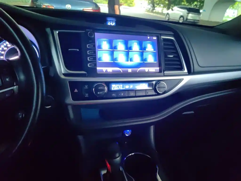 Toyota Highlander — миниатюра 14