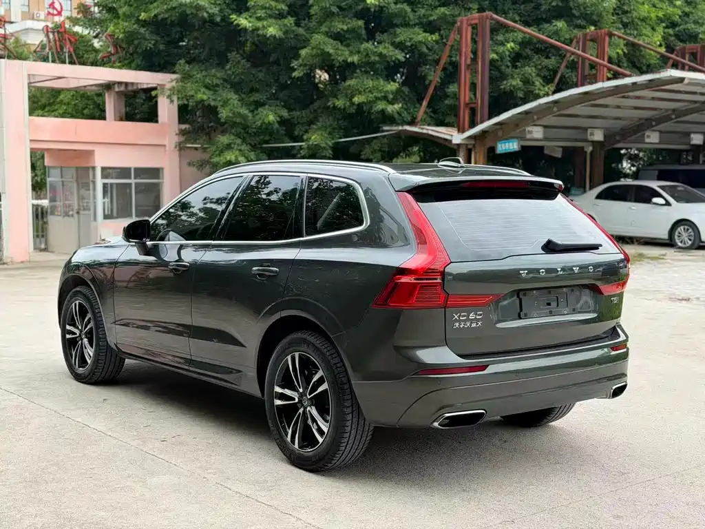 Volvo XC60 2019 T5 V