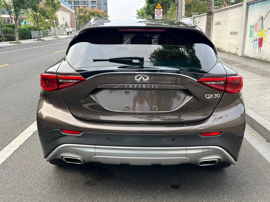Infiniti QX30 — миниатюра 10