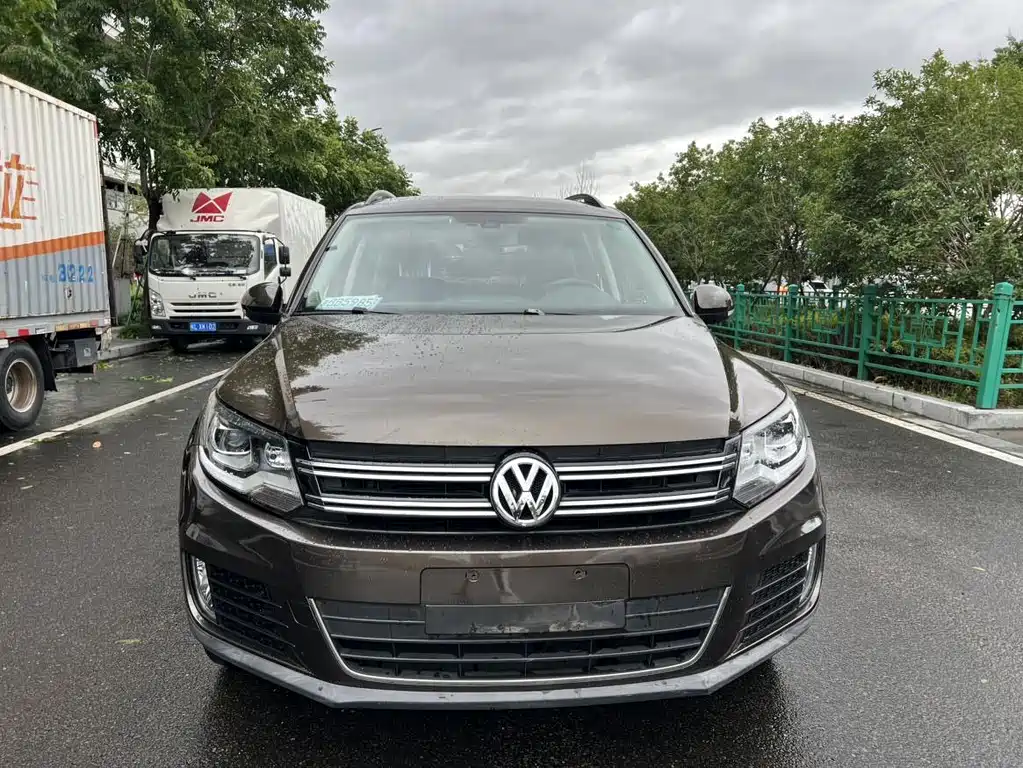 Volkswagen Tiguan — миниатюра 2