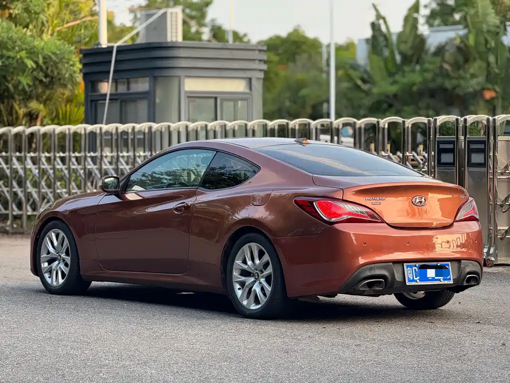 Hyundai Genesis Coupe — миниатюра 9