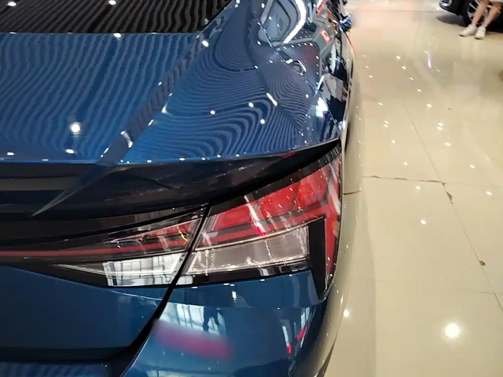 Hyundai Elantra — миниатюра 24