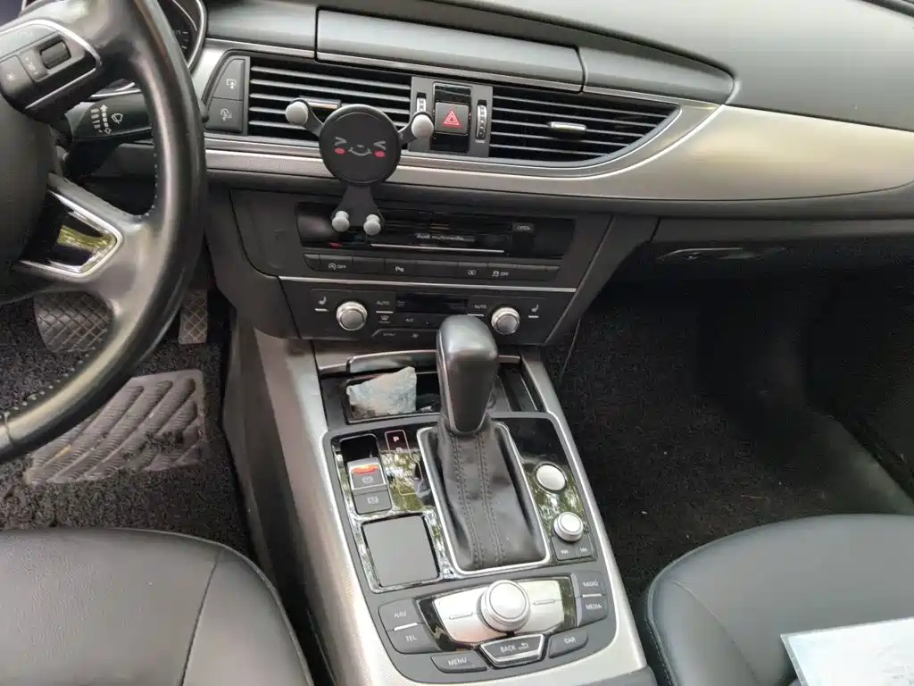 Audi A6L — миниатюра 9