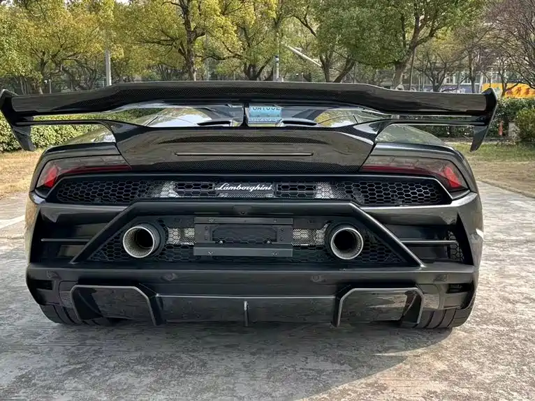 LAMBORGHINI HURACÁN