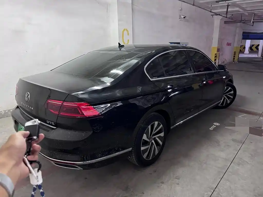 Volkswagen Magotan PHEV — миниатюра 5