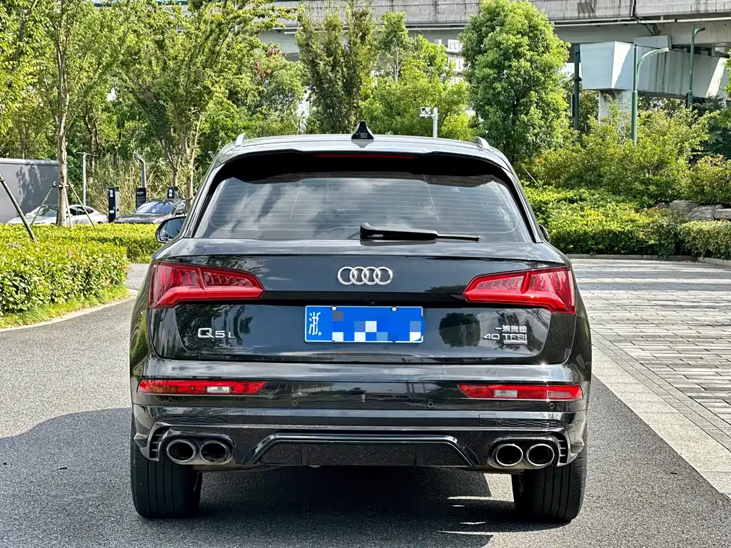 Audi Q5L — миниатюра 5