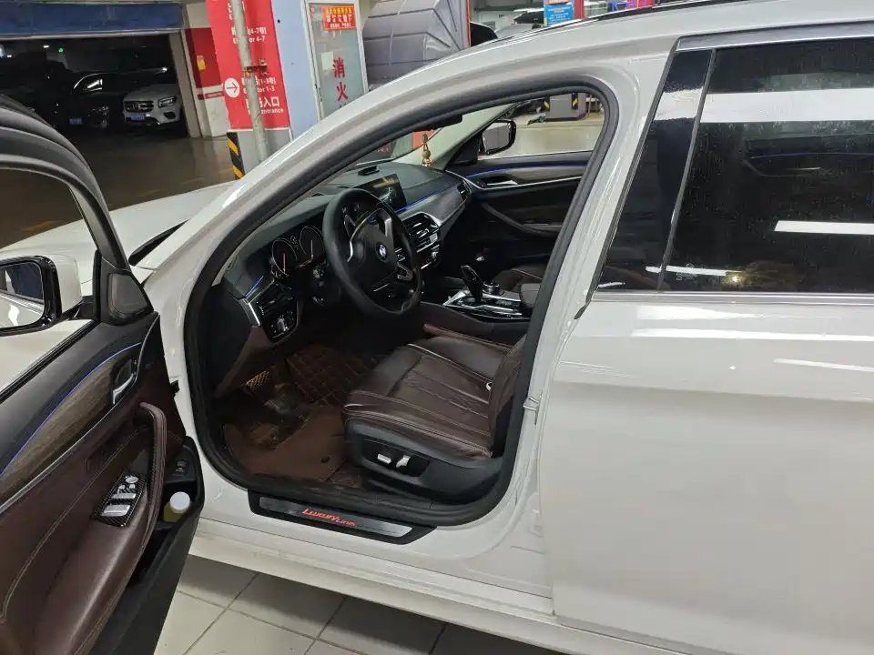 BMW 5 Series — миниатюра 4