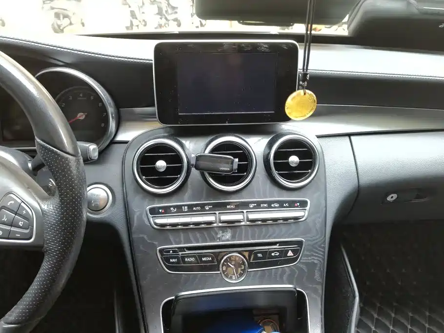 Mercedes-Benz C-Class — миниатюра 13