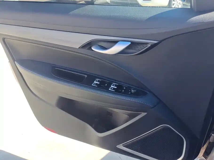 Geely Emgrand — миниатюра 7