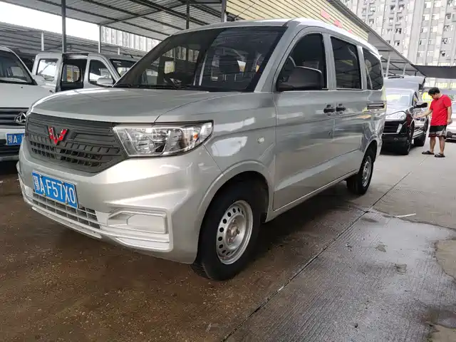 WULING AUTOMOBILE WULING HONGGUANG V